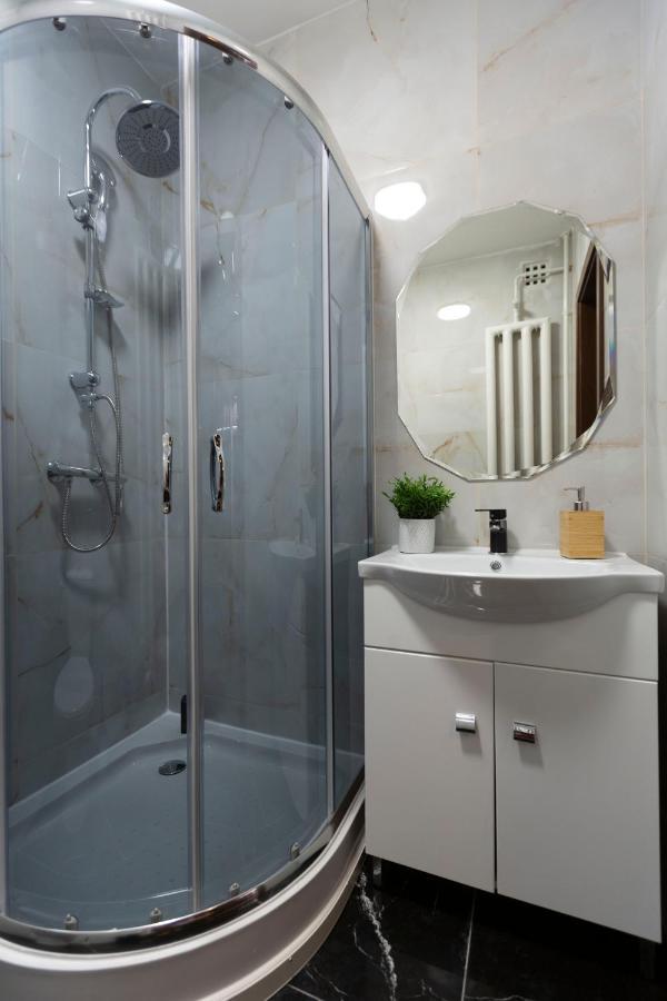Stylish Quentin Apartment In The King Street Budapest Luaran gambar