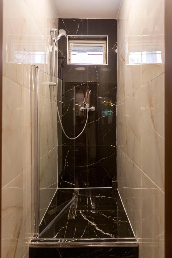 Stylish Quentin Apartment In The King Street Budapest Luaran gambar